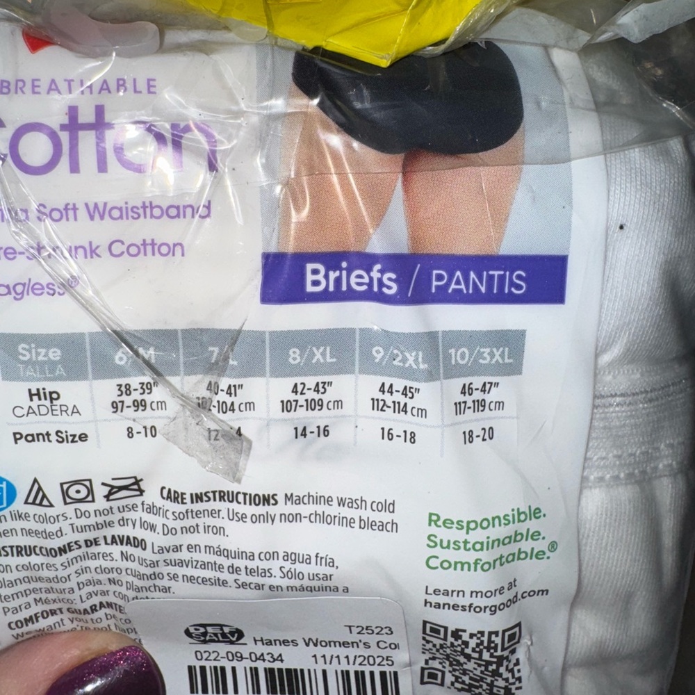 Hanes Breathable Cotton Tagless Briefs - Picture 3 of 3